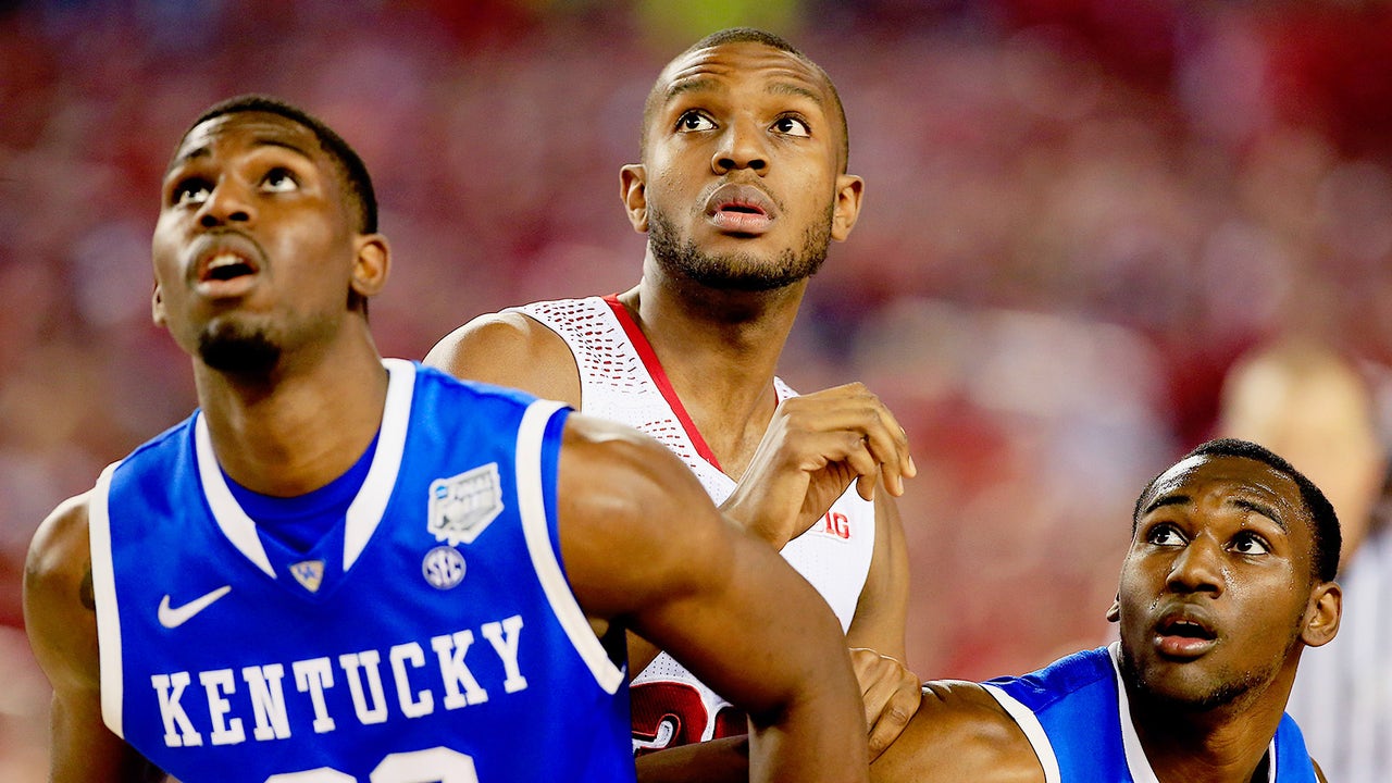 Wisconsin's Vitto Brown sings, shines at team scrimmage